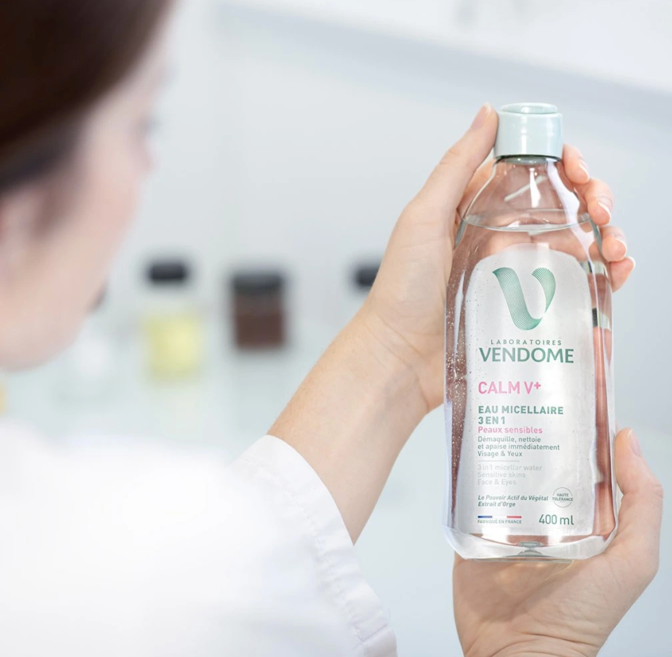 CALM V+ Eau Micellaire 3 en 1, Micelární voda 3v1 pro citlivou pokožku, 400 ml
